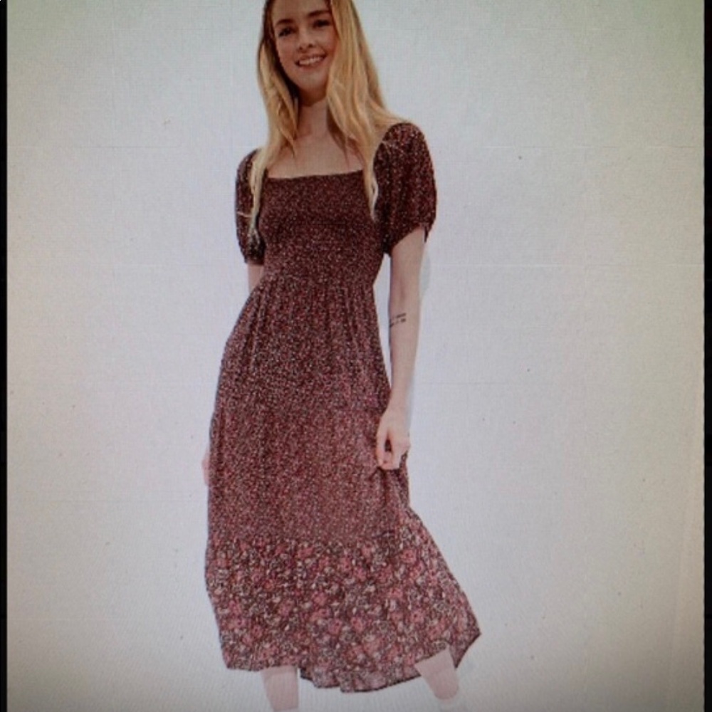 MISSES AMERICAN EAGLE SMOCKED PUFF SLEEVE MIDI DRESS Size Medium